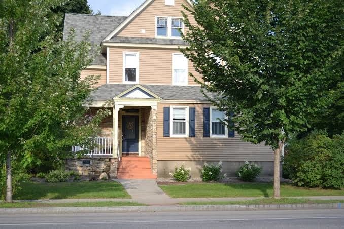 The Bell House Inn, Guesthouse in Glens Falls