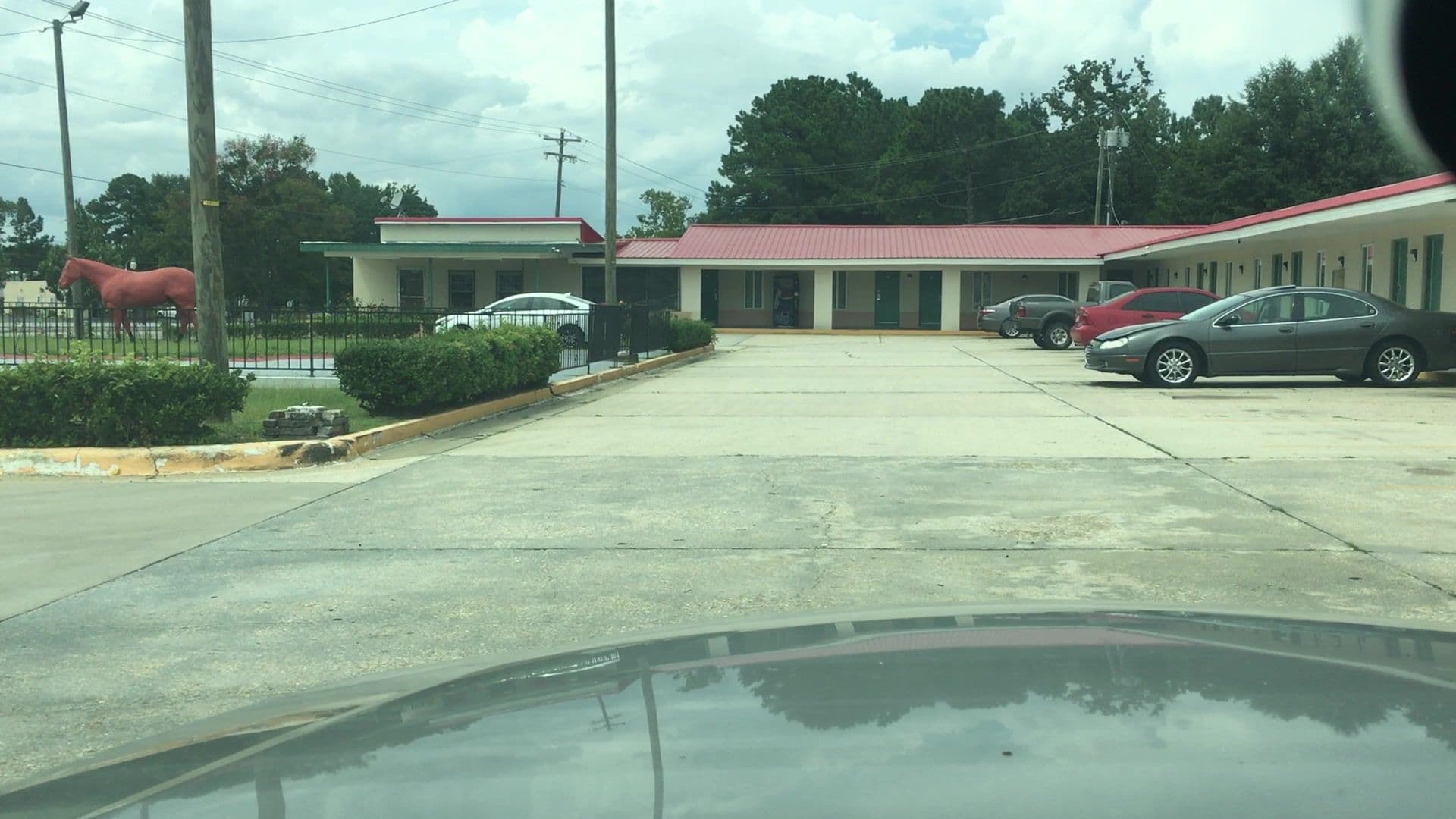 Street view near Driftwood Budget Motel, Fayetteville — © lvl5 (CC BY-SA · Mapillary)