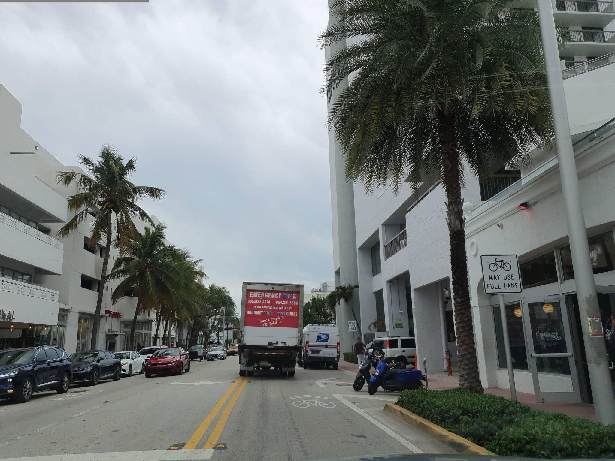 Street view near Miami Beach International Hostel, Miami Beach