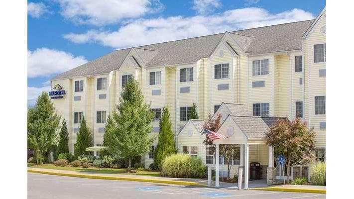 Microtel Inn & Suites by Wyndham Beckley East, Hotel in Beckley
