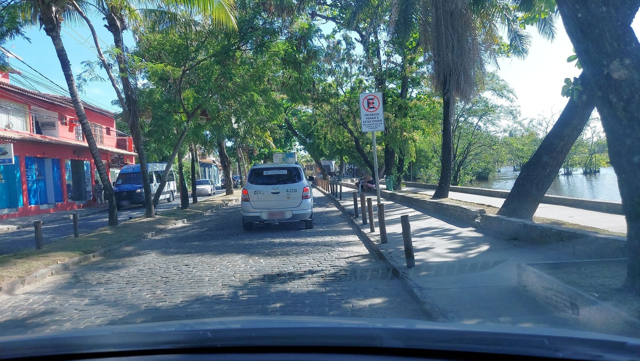 Street view near Pousada João Sol, Dias d'Ávila — © georgenqueiroz (CC BY-SA · Mapillary)