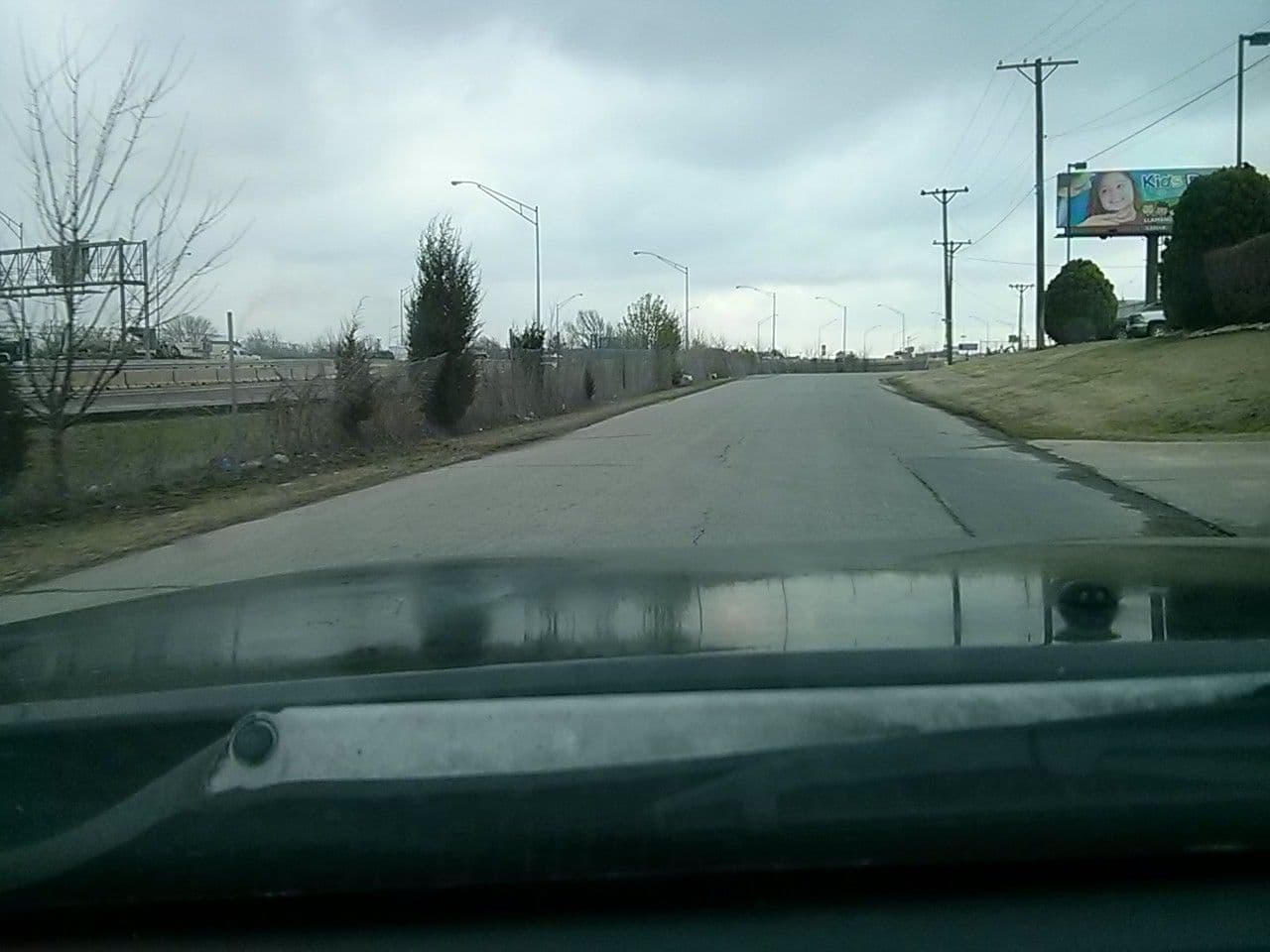 Street view near Days Inn Tulsa Airport, Tulsa — © baloouriza (CC BY-SA · Mapillary)