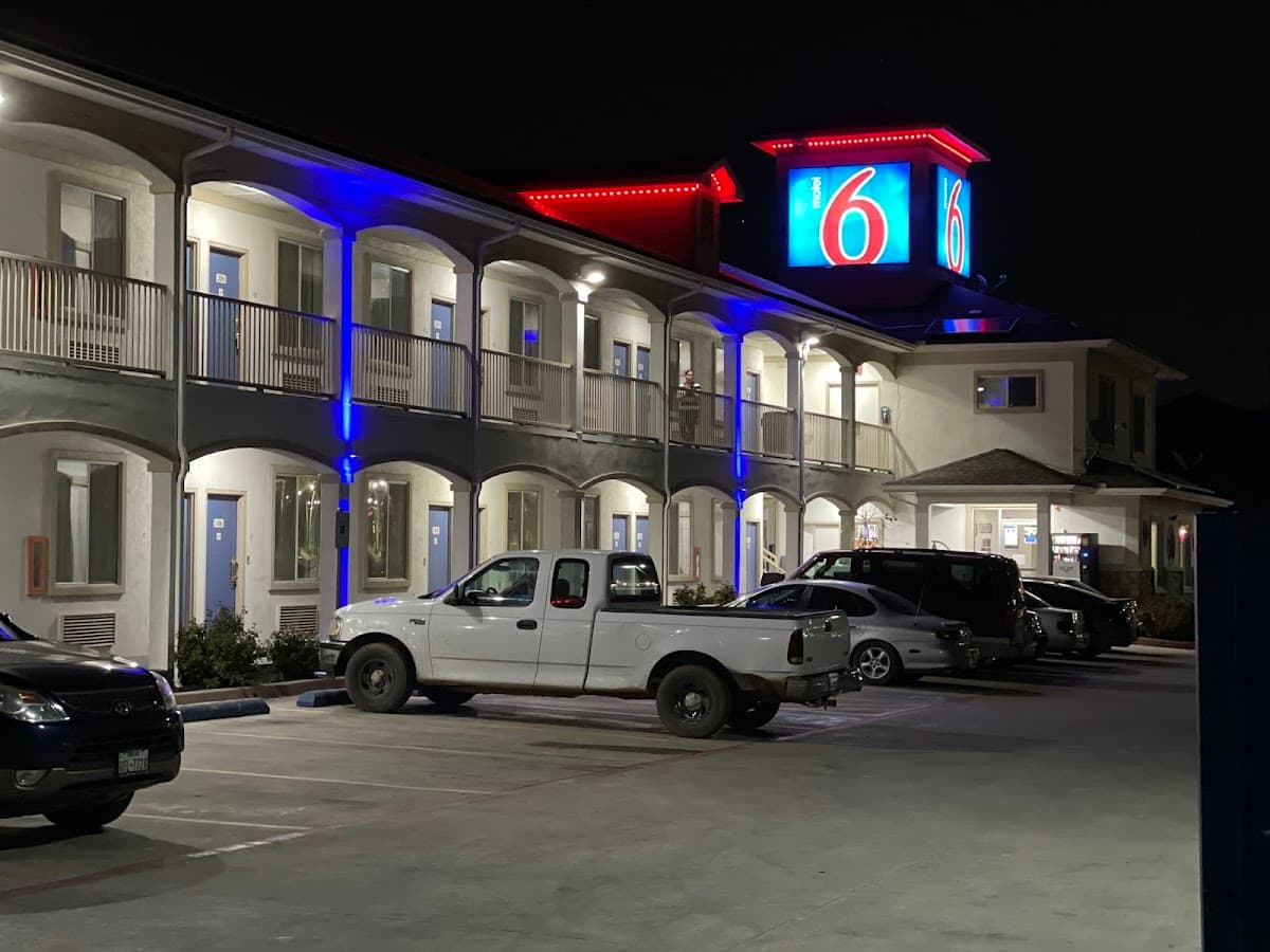 Motel 6 Rhome, Motel in Rhome
