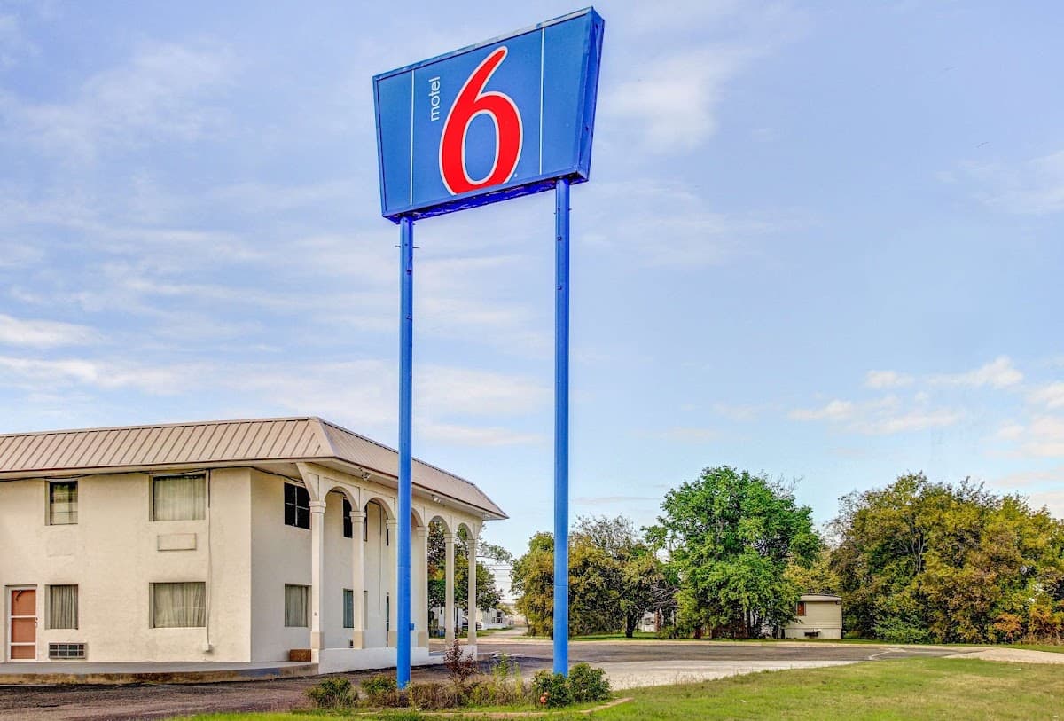 Motel 6 Waco, TX - Lacey Lakeview, Motel in Northcrest