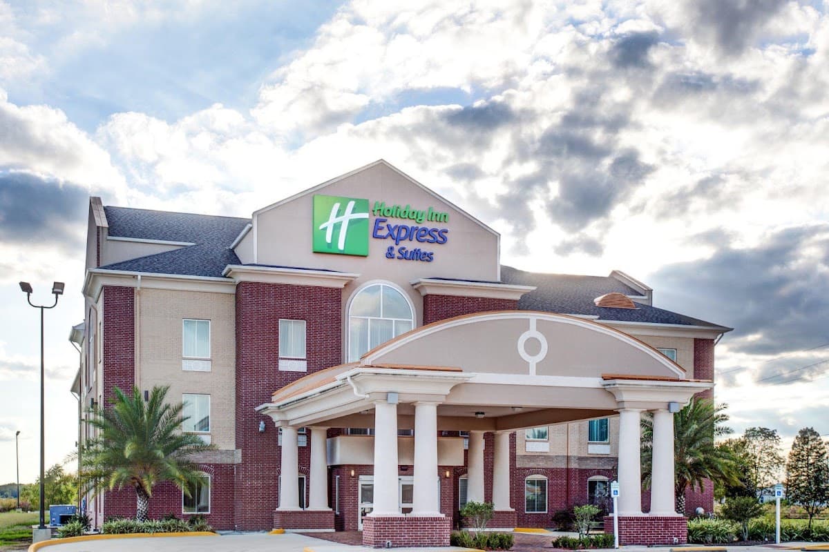 Holiday Inn Express & Suites Raceland - Highway 90, Hotel in Mathews
