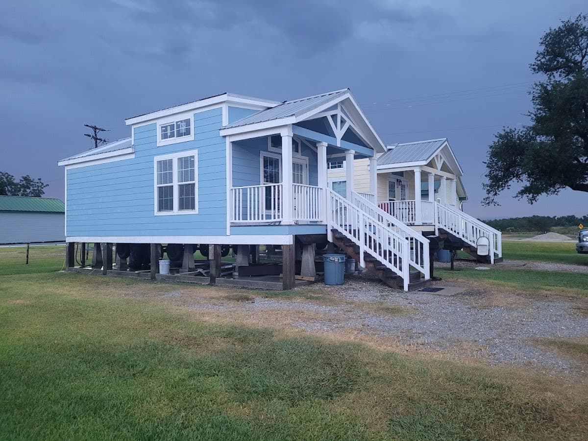 Spicer-Hughes Marina & Motel, Motel in Hackberry