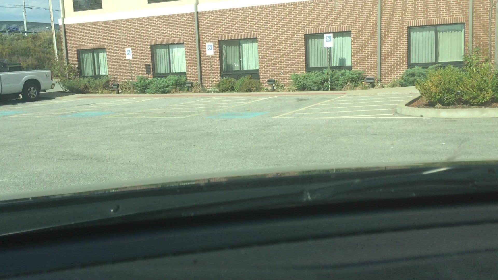 Street view near Holiday Inn Express & Suites, Martins Ferry — © lvl5 (CC BY-SA · Mapillary)