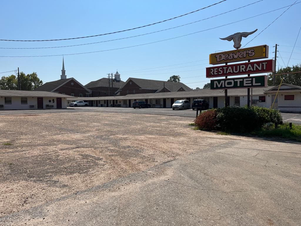 Deaver's Motel, Motel in Grove Hill