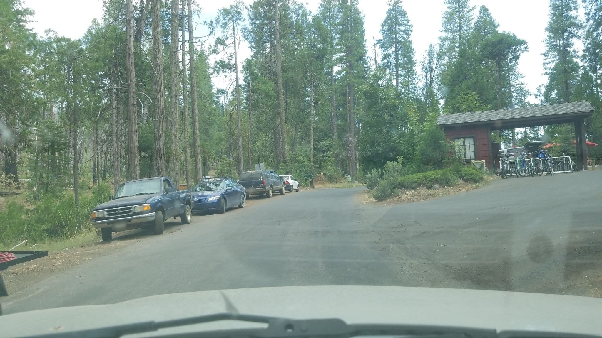 Street view near Evergreen Lodge, Yosemite Valley — © nmixter (CC BY-SA · Mapillary)