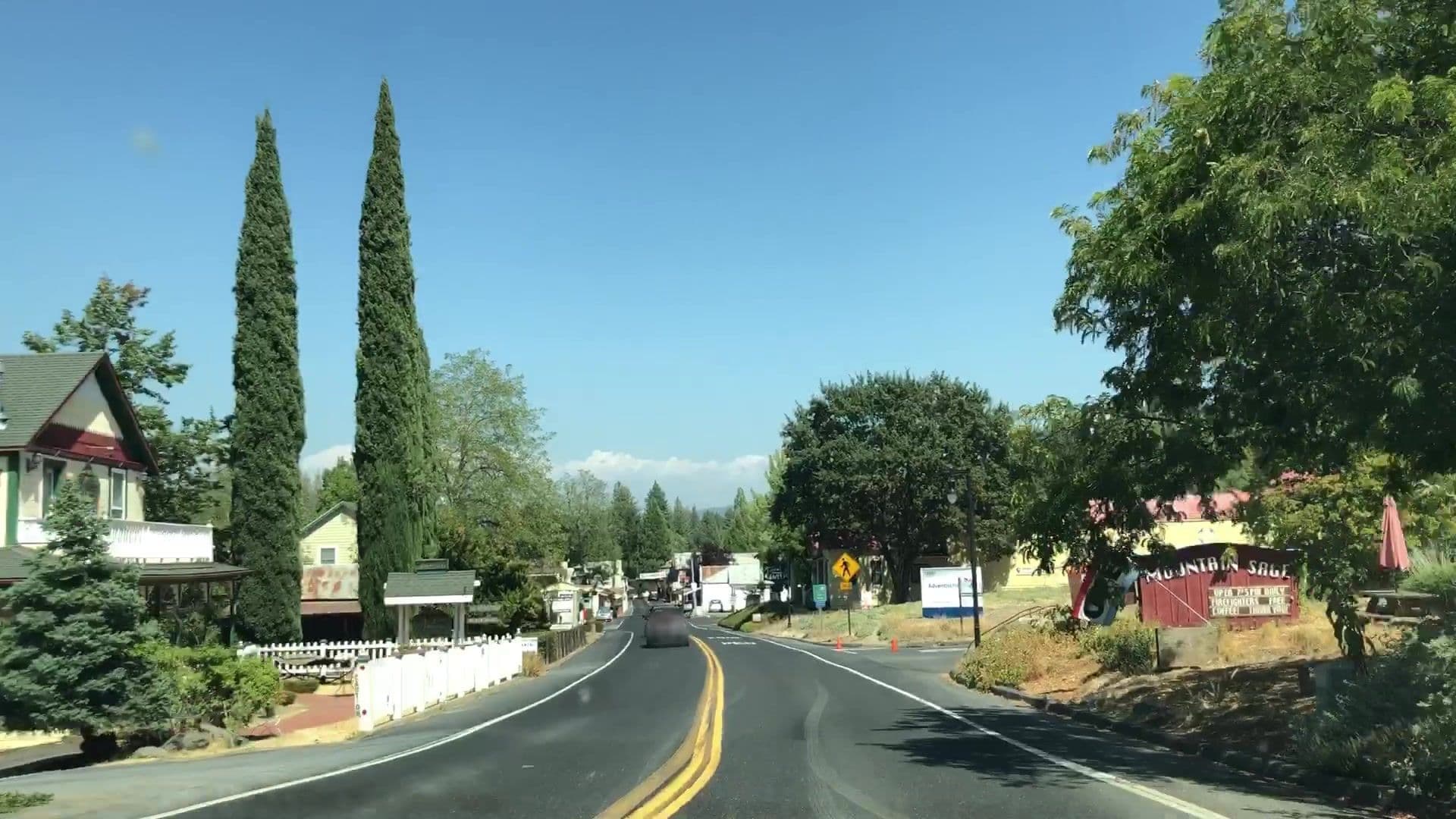 Street view near All Seasons Groveland Inn, Tuolumne City — © lvl5 (CC BY-SA · Mapillary)