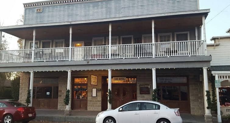 Ione Hotel, Hotel in Ione