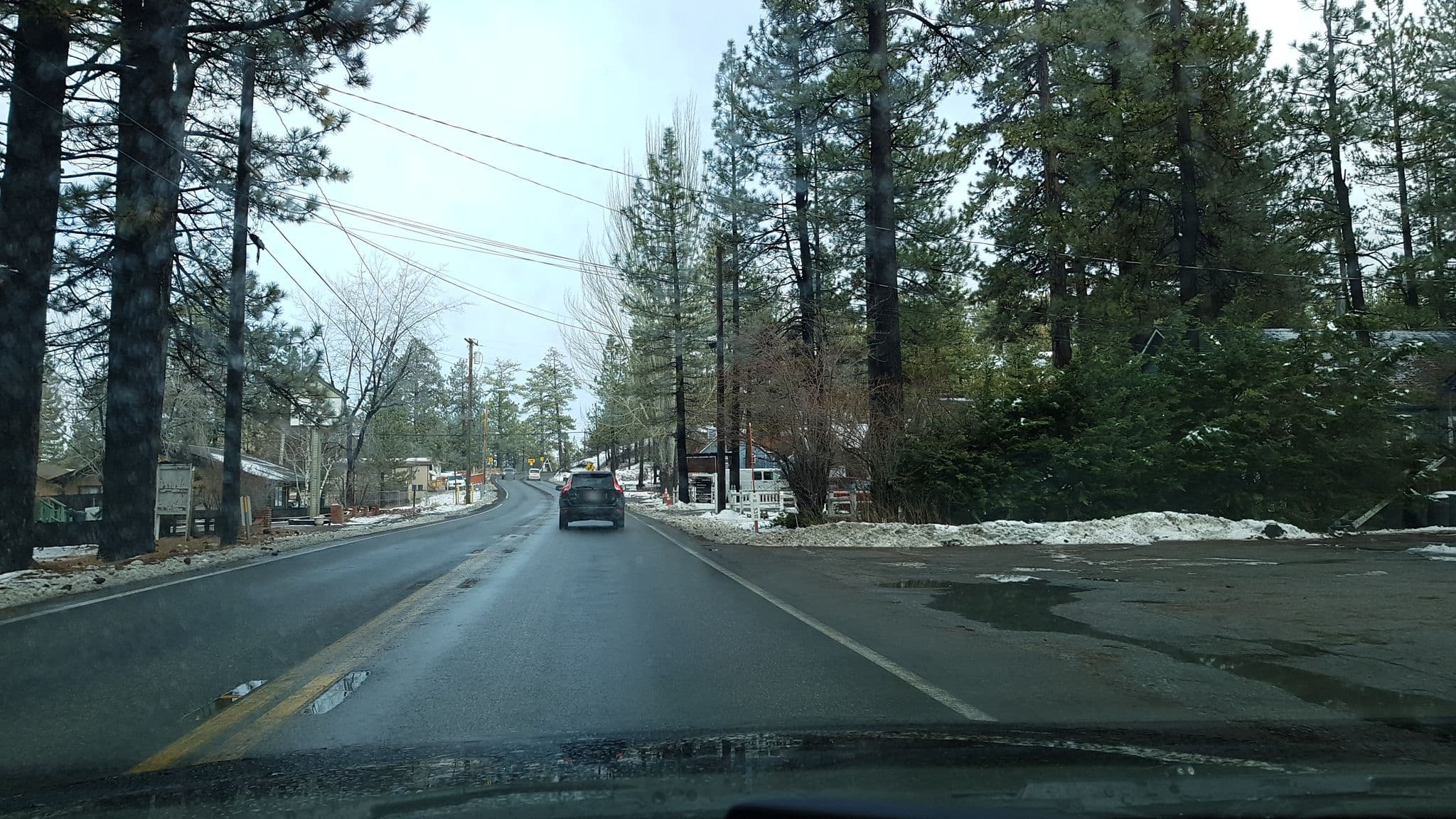 Street view near Big Bear Getaway, Big Bear City — © igorzo (CC BY-SA · Mapillary)
