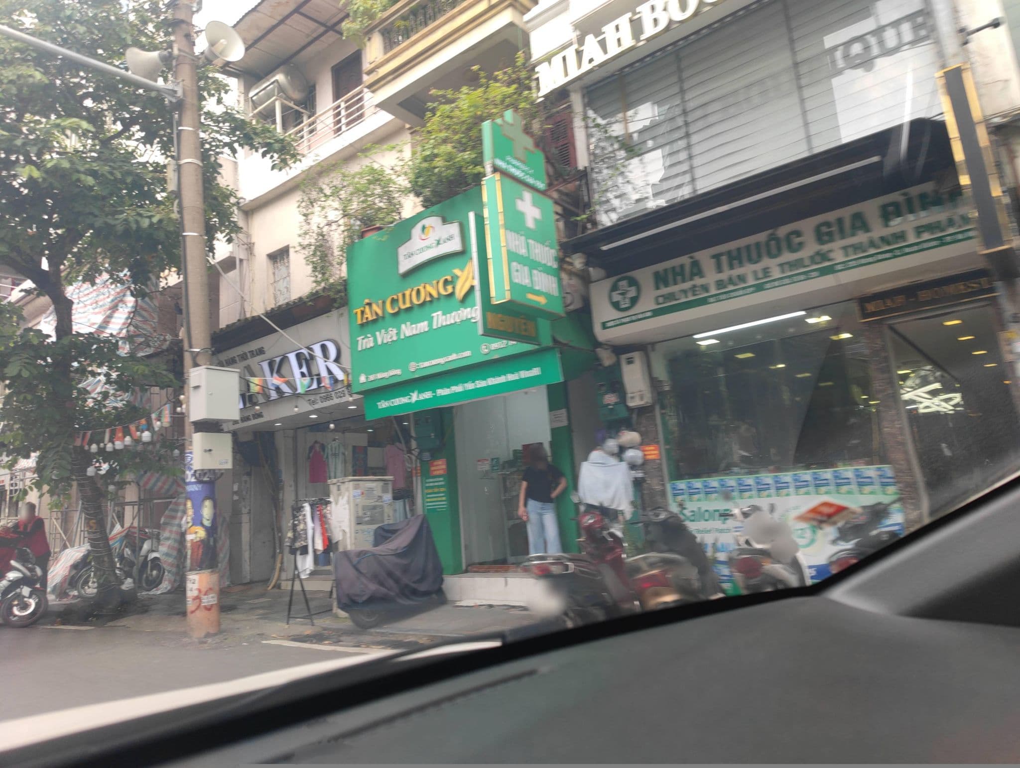Street view near Silk Path, Hanoi — © hn_right_2 (CC BY-SA · Mapillary)