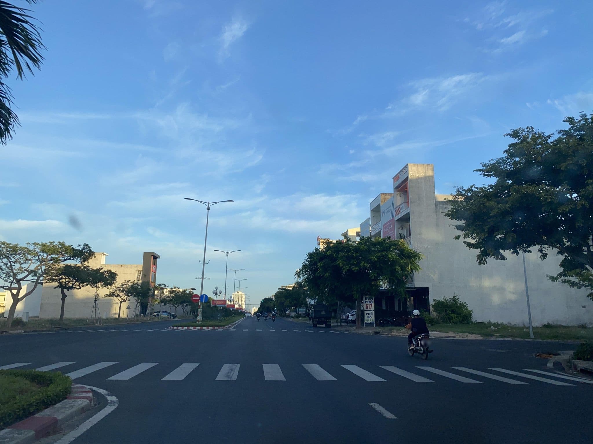 Street view near Kahn Hoa, Tuy Hòa — © DriveWithHoang (CC BY-SA · Mapillary)