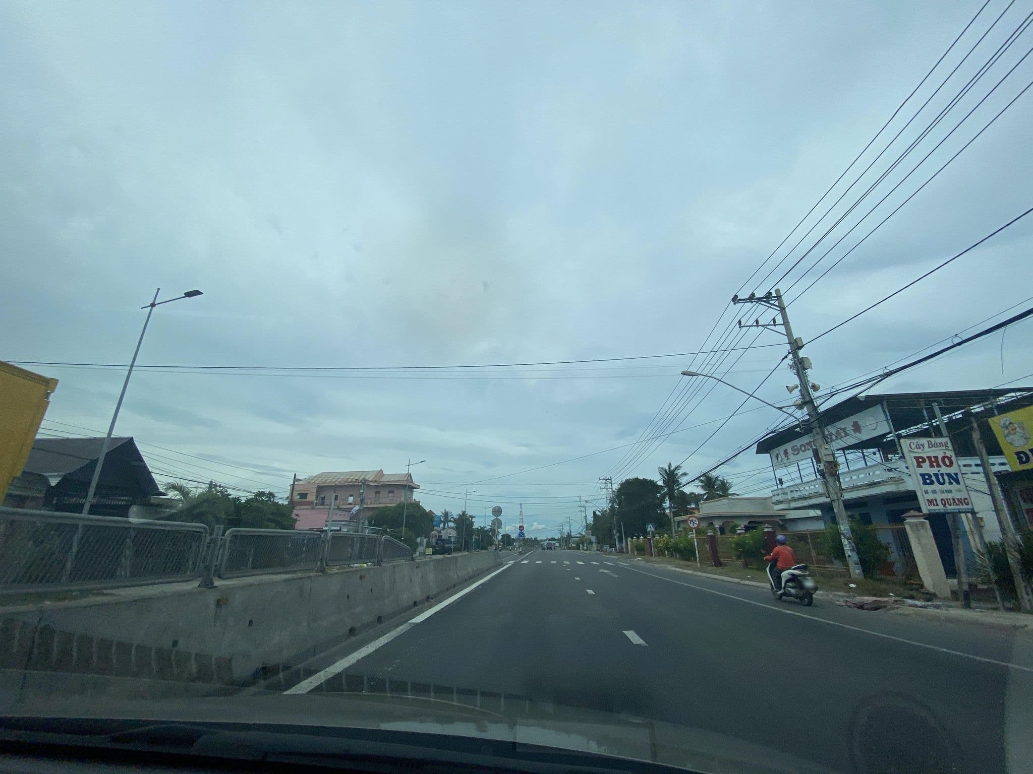 Street view near Xon Hoi, Cam Ranh — © DriveWithHoang (CC BY-SA · Mapillary)