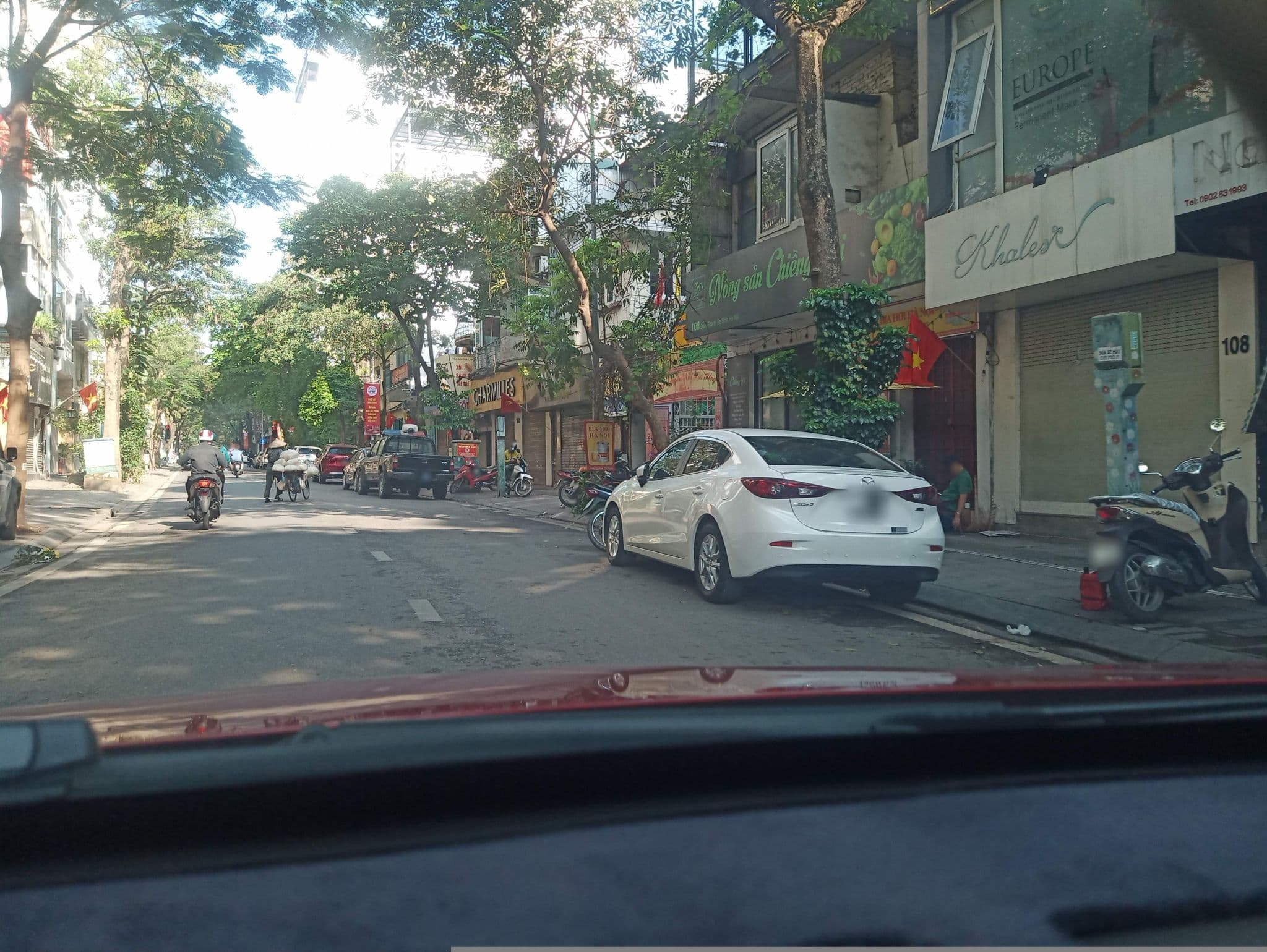 Street view near Khách Sạn Lemon, Yên Phụ — © hn_front_1 (CC BY-SA · Mapillary)