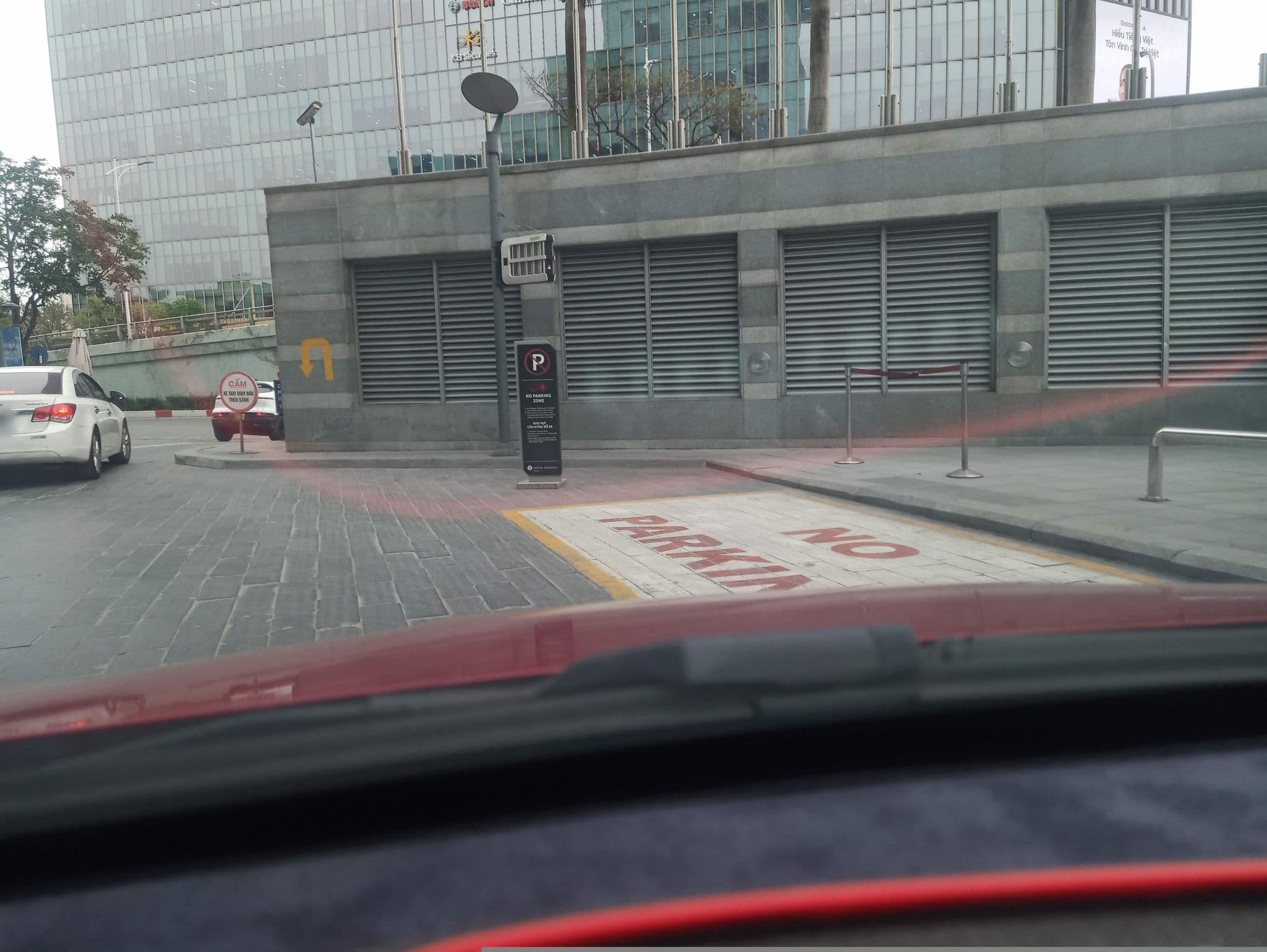 Street view near Lotte Hotel Hanoi, Liễu Giai — © hn_front_1 (CC BY-SA · Mapillary)