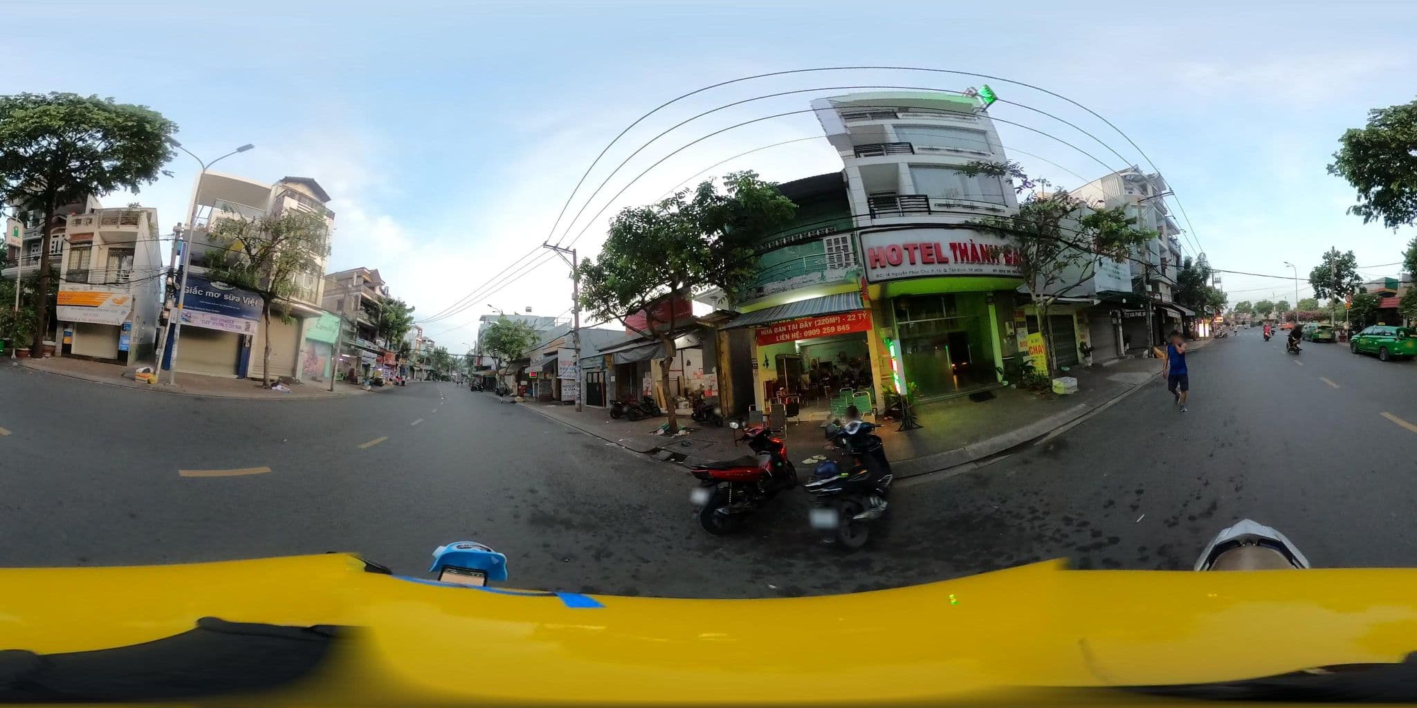 Street view near Khách Sạn Ly Ly 2, Ho Chi Minh City — © bemaps3_sg (CC BY-SA · Mapillary)