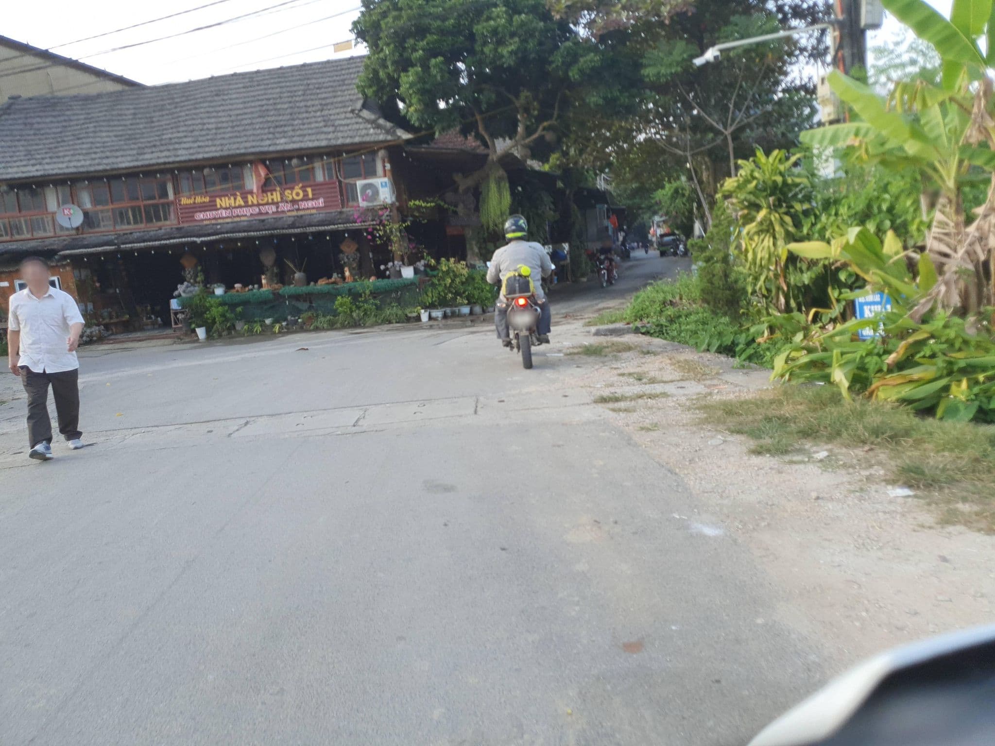 Street view near Nha Nghi So 1 Homestay, Hòa Bình — © russmcd (CC BY-SA · Mapillary)