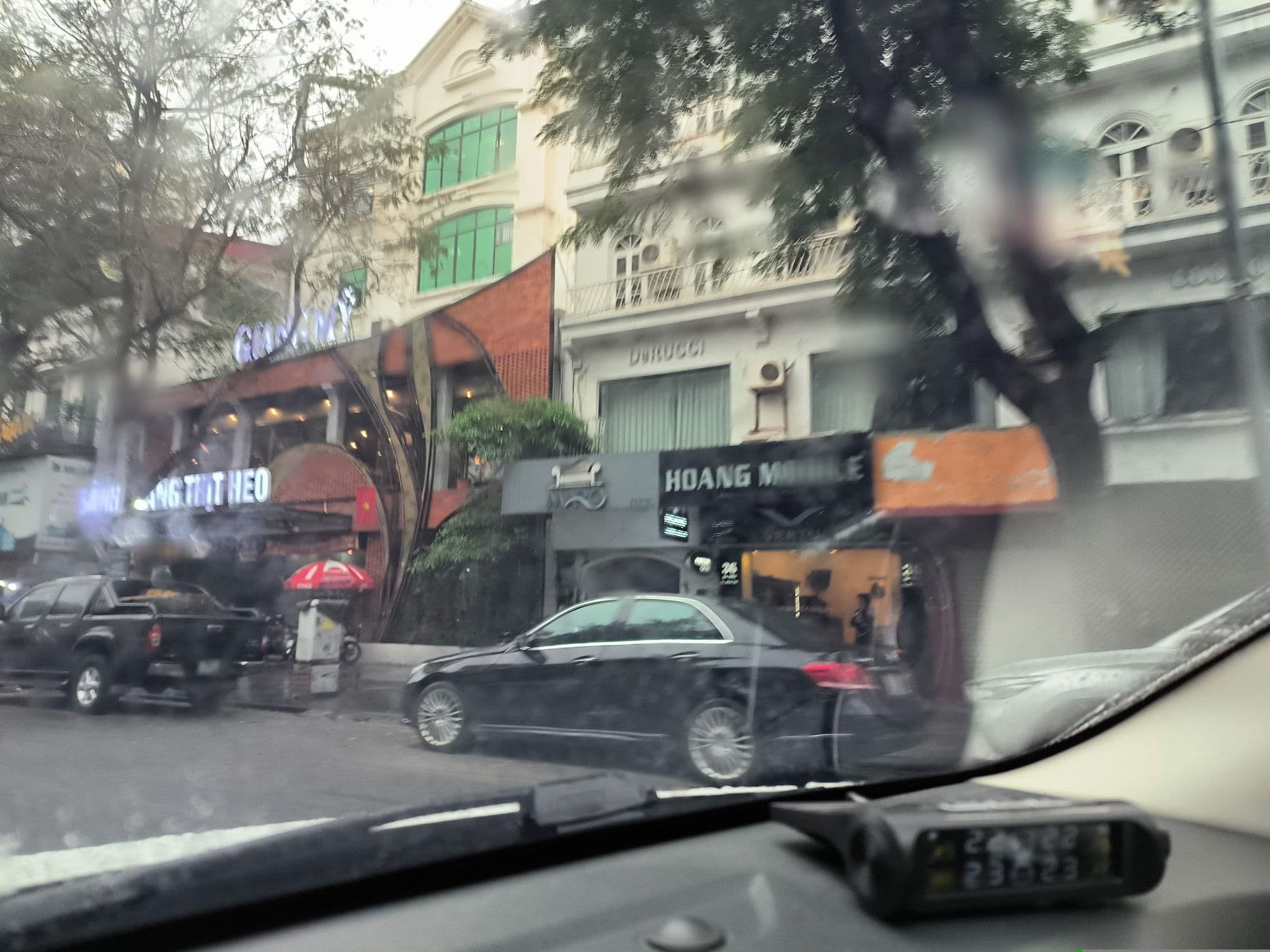 Street view near Minasi HanoiOi Lakeside Hotel, Cửa Nam — © hn_right_1 (CC BY-SA · Mapillary)
