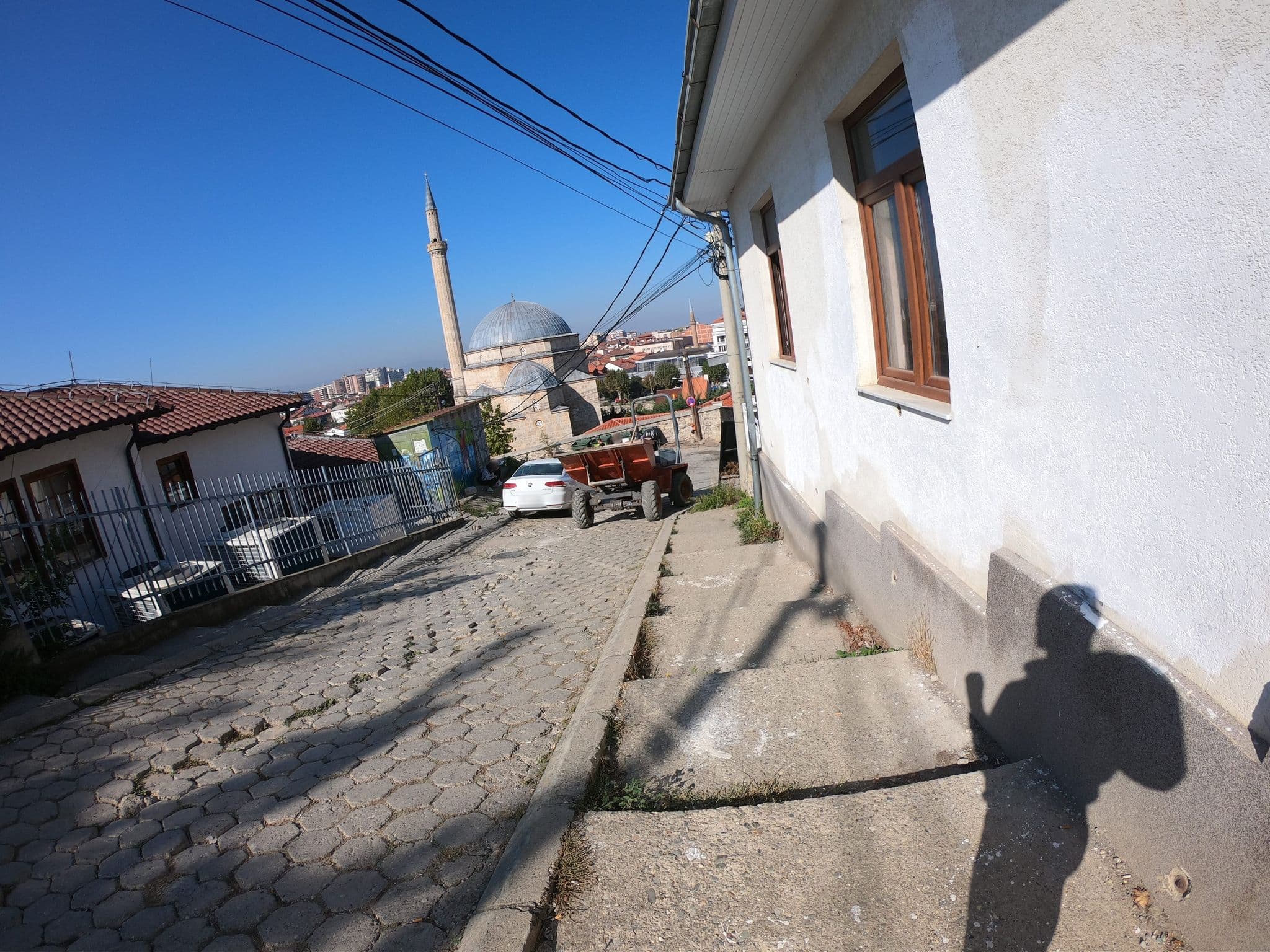 Street view near Hattusa Hostel, Prizren — © polyglot (CC BY-SA · Mapillary)