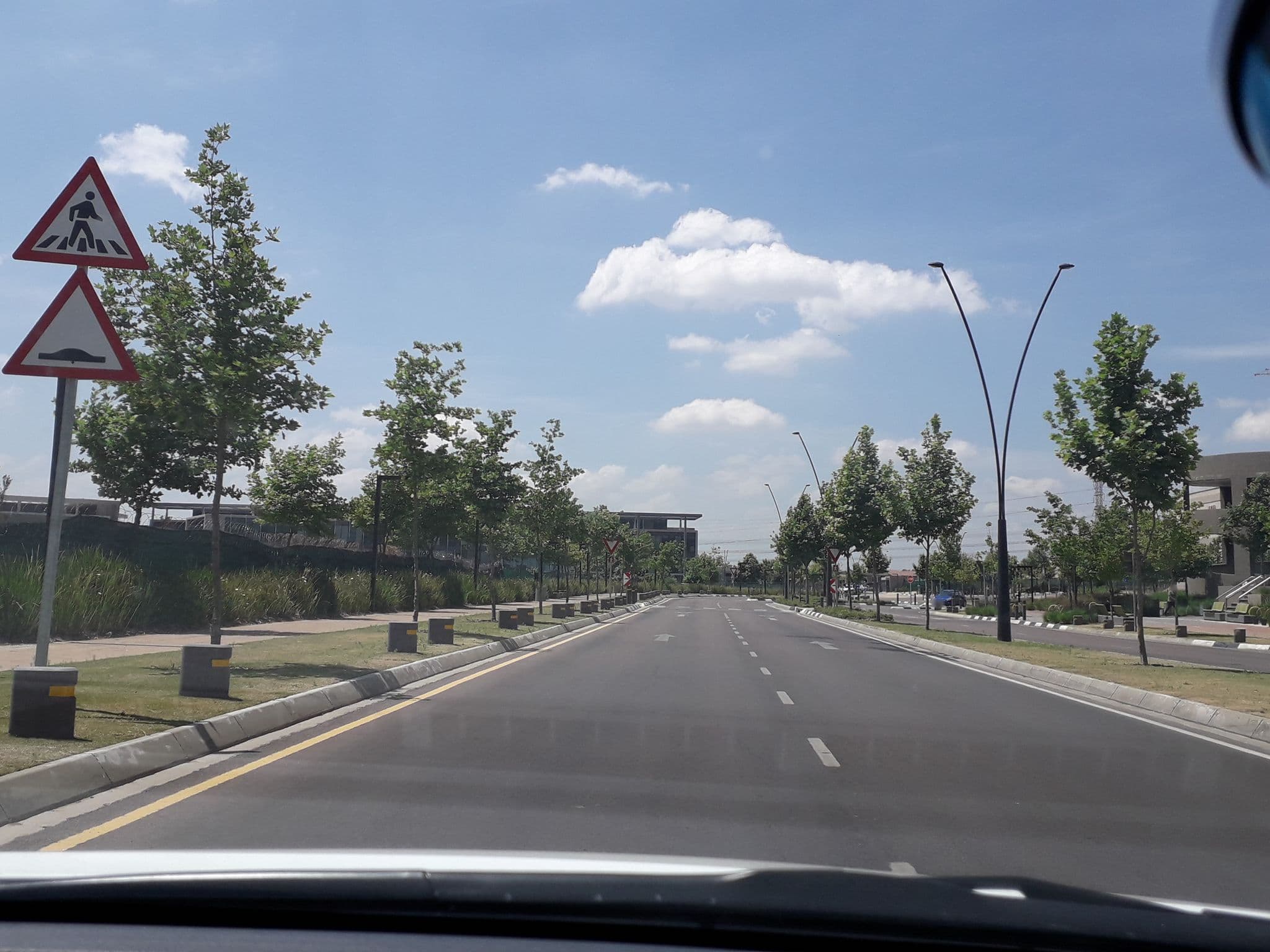 Street view near Courtyard Hotel Waterfall City, Midrand — © lenah (CC BY-SA · Mapillary)