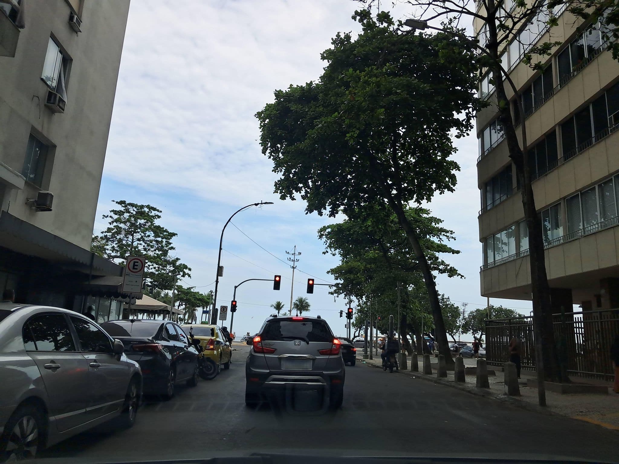 Street view near Windsor California Copacabana Hotel, Copacabana — © enzostana (CC BY-SA · Mapillary)