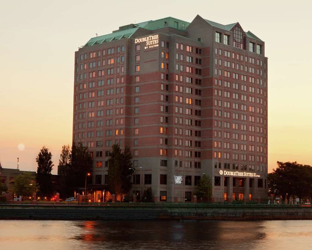 DoubleTree Suites by Hilton Hotel Boston - Cambridge, Hotel in Allston