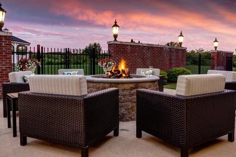 Courtyard by Marriott Hadley Amherst, Hotel in Amherst Center