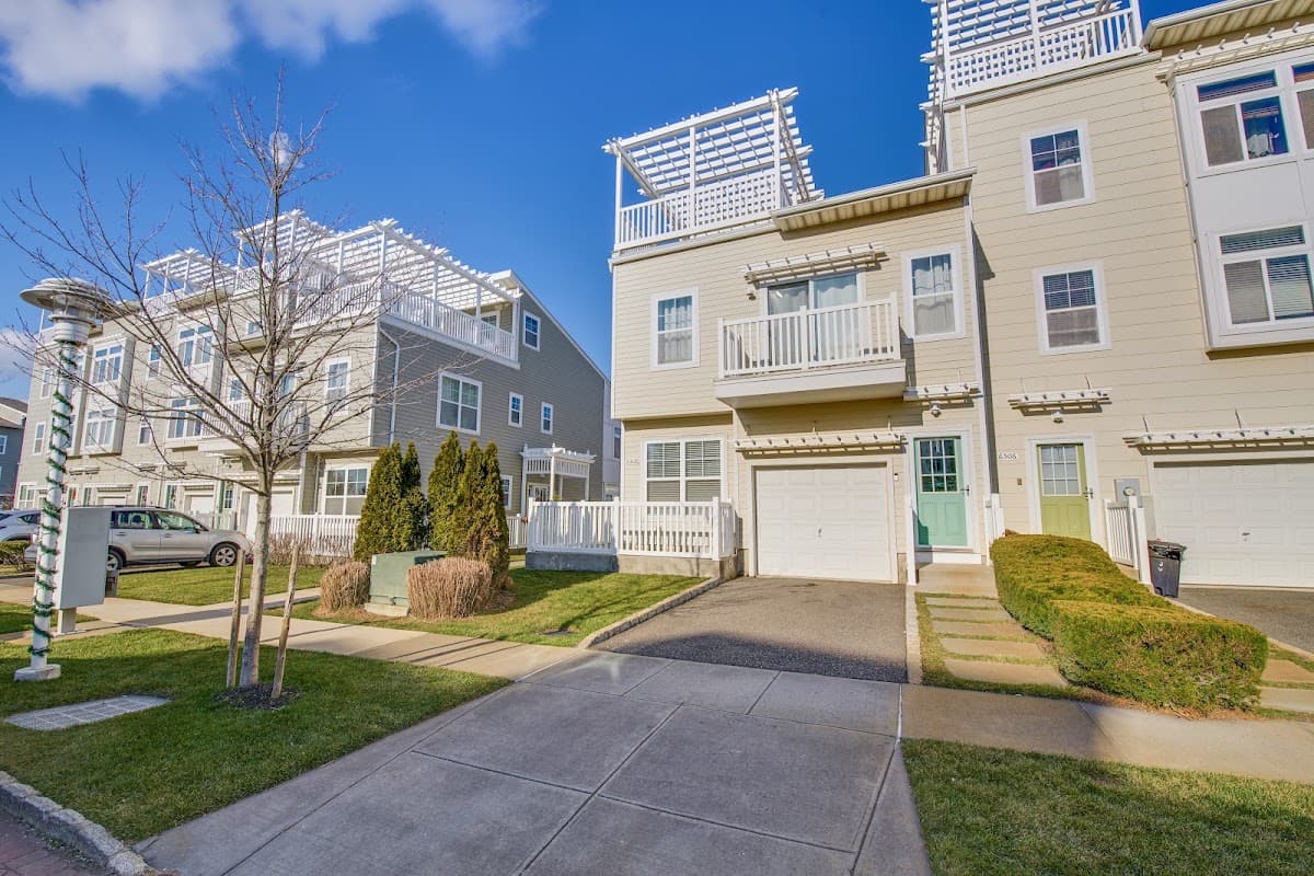 NYC Long Term Rentals, Hotel in Arverne