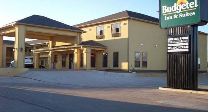 Budgetel Inn & Suites, Hotel in West Buechel