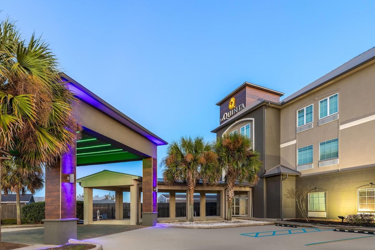 La Quinta Inn & Suites by Wyndham Boutte, Hotel in Paradis