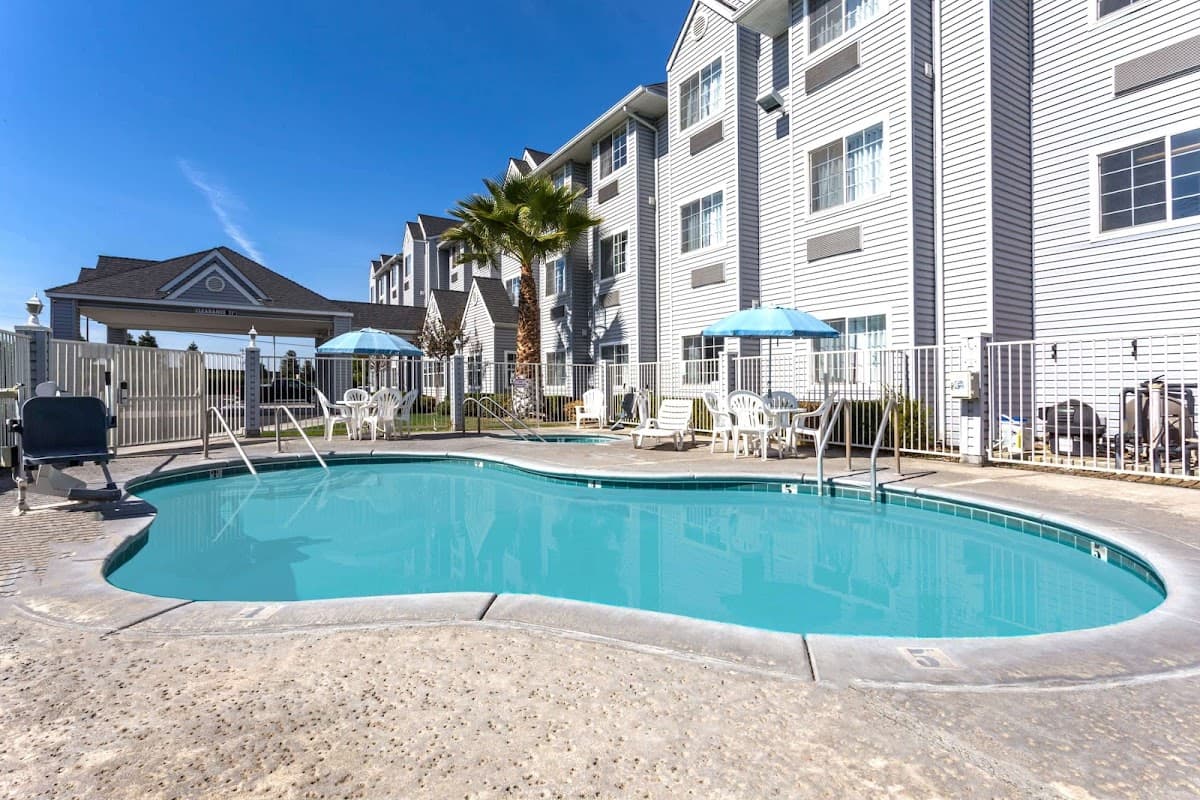 Microtel Inn & Suites by Wyndham Modesto Ceres, Hotel in Ceres