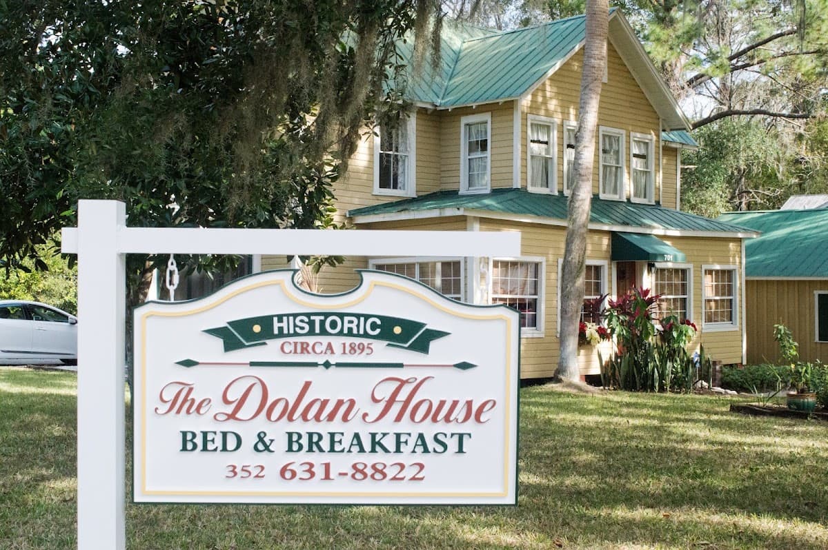 Dolan House B&B, Bed & Breakfast in Brooksville
