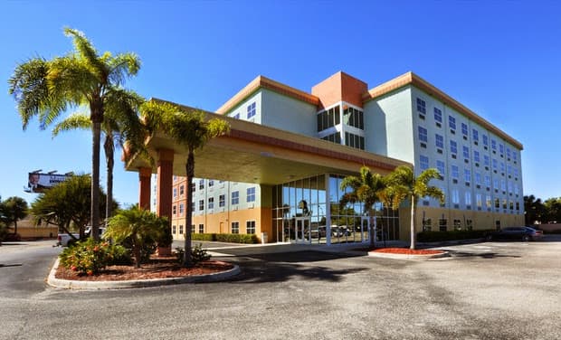Allure Suites, Hotel in McGregor