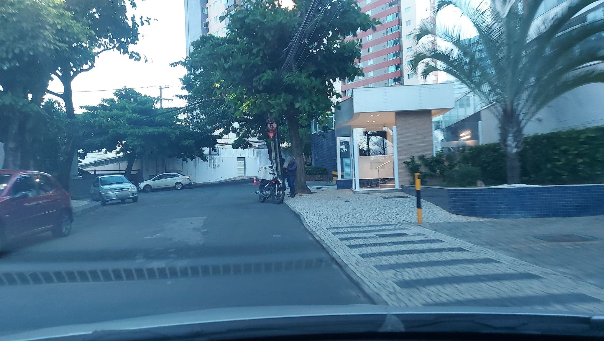 Street view near Nautillus, Salvador