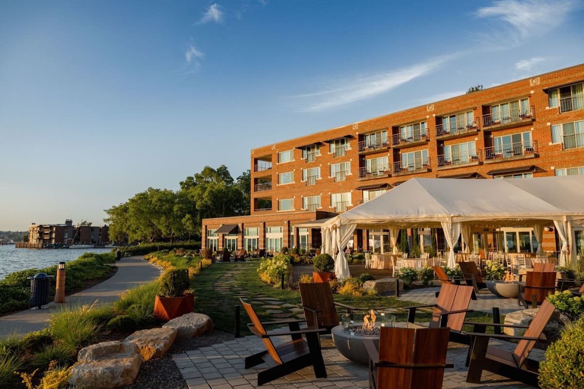The Woodmark Hotel and Still Spa, Hotel in Yarrow Point