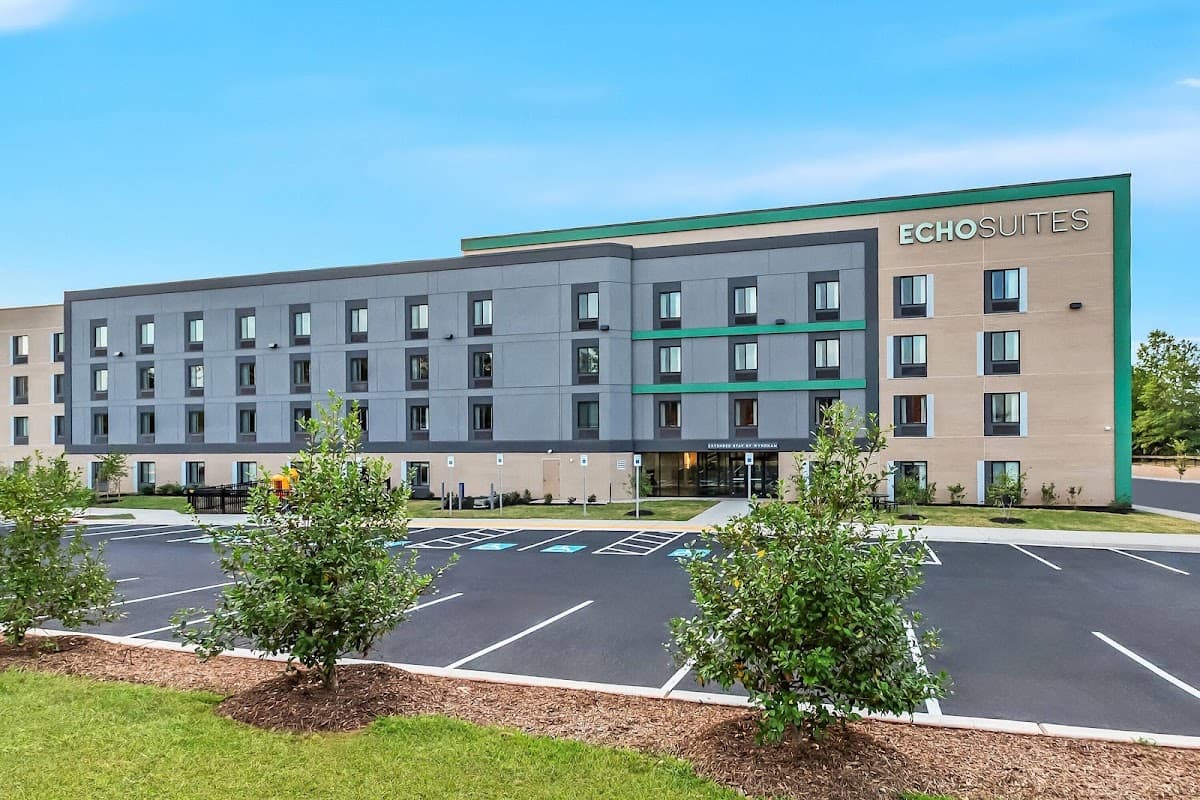 ECHO Suites Extended Stay by Wyndham Sterling, Hotel in Sugarland Run