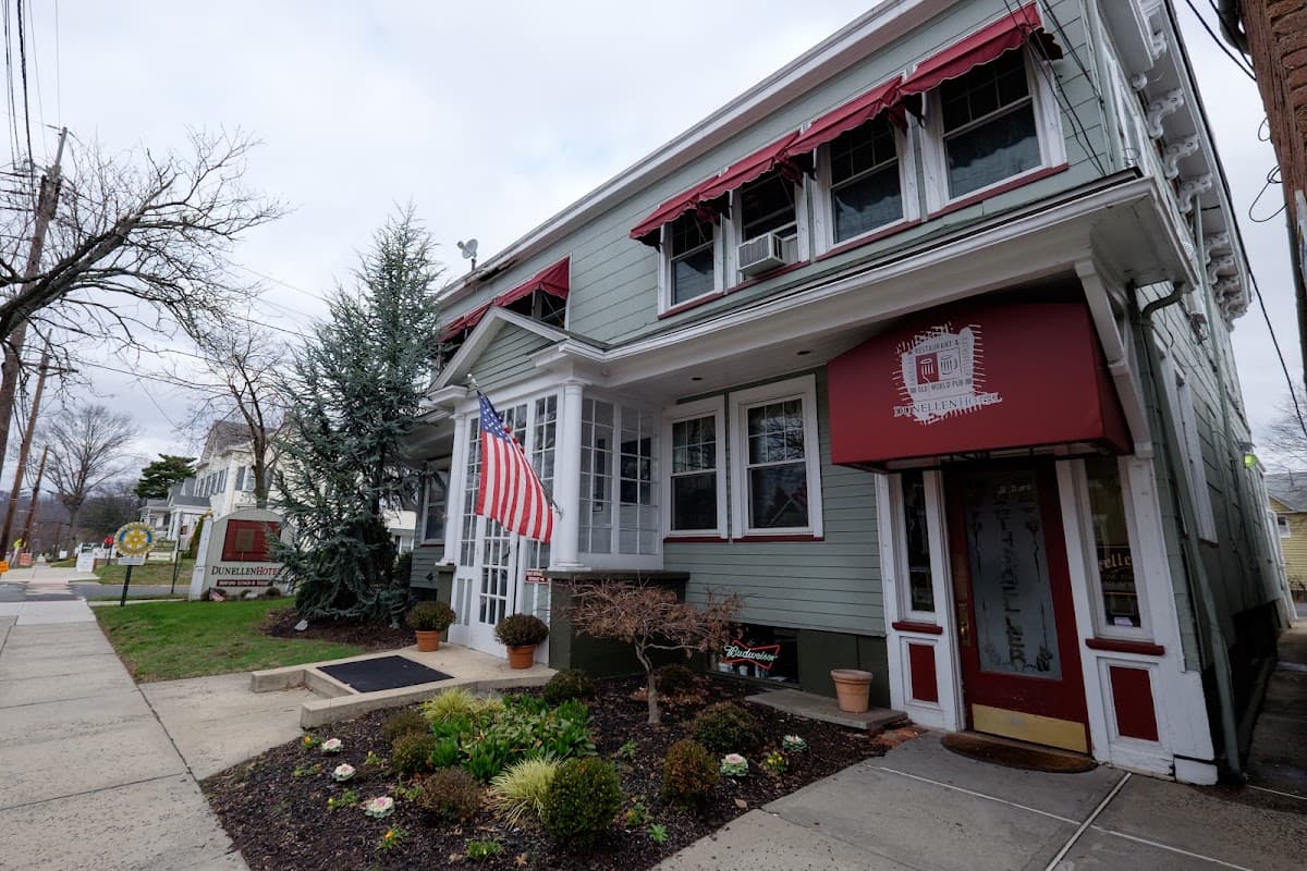 Dunellen Hotel Restaurant & Rathskeller, Hotel in Dunellen