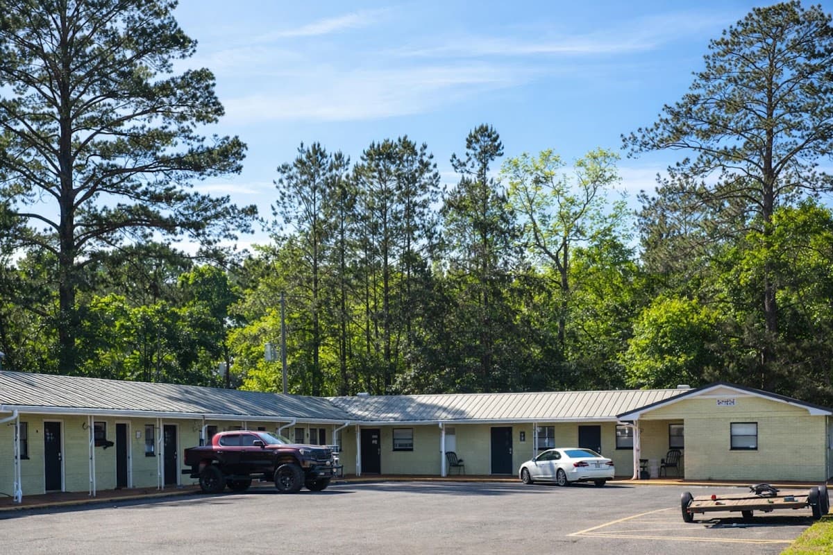 Riviera Motel Elba Near Enterprise US 84, Motel in Elba