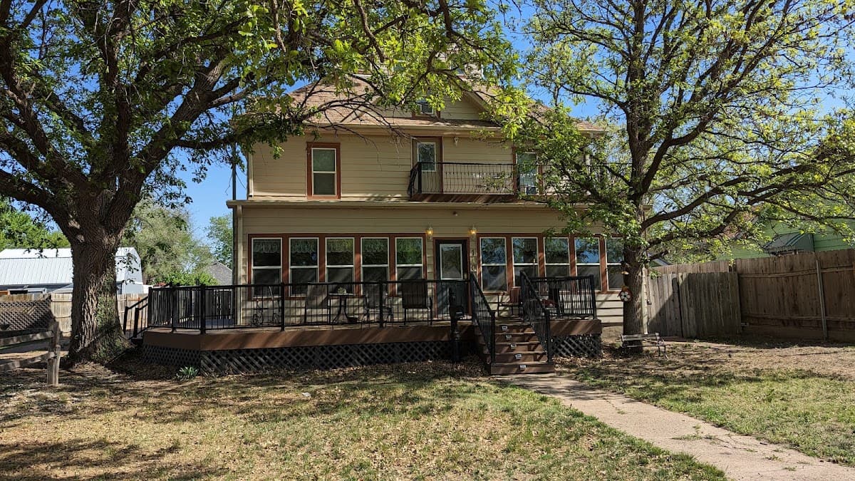 The Manor, Bed & Breakfast in Ellinwood