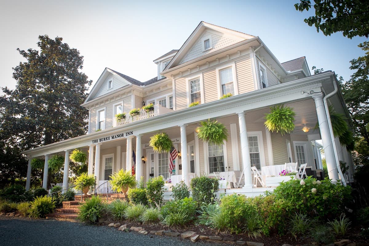 Burke Manor Inn & Pavilion, Hotel in Gibsonville