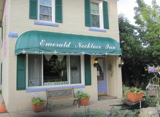 Emerald Necklace Tearoom and Inn, Bed & Breakfast in Rocky River