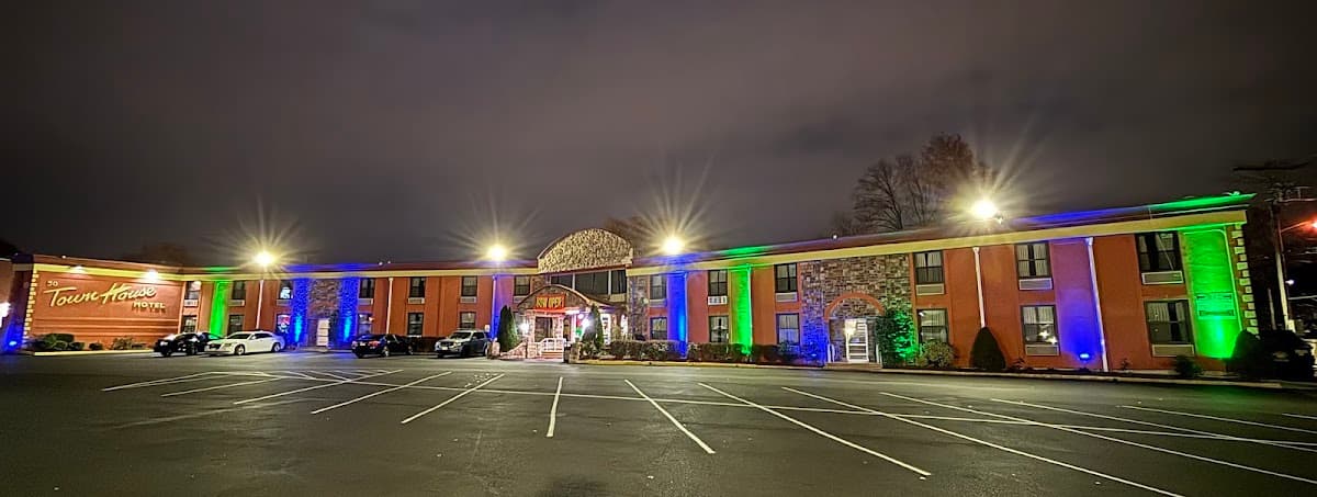 Town House Inn & Suites, Hotel in Garfield