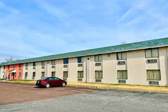Red Carpet Inn Gibbstown, NJ, Hotel in Paulsboro