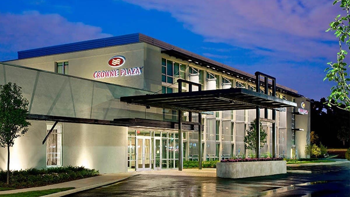 Crowne Plaza Lombard Downers Grove, an IHG Hotel, Hotel in Lombard