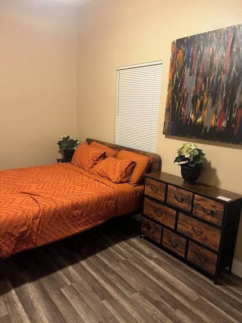 Spacious 4-bedroom house with WiFi, AC in charming Gramercy, Hotel in Gramercy