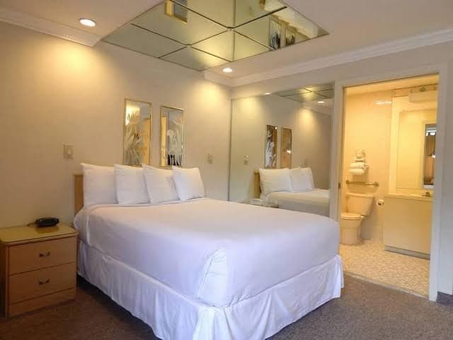 Commack Inn, Hotel in Commack