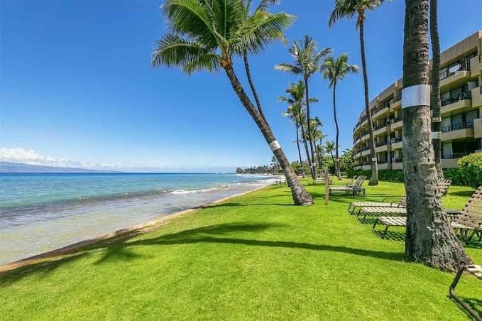 Luxury condos at Punaluu, Holiday Home in Hauʻula-Punaluʻu