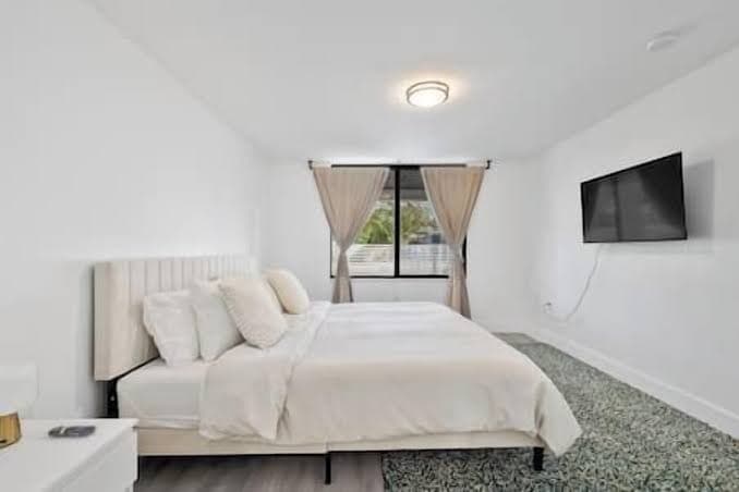 Miami Hotel Home + jacuzzi+sauna +barbecue, Hotel in Pinewood